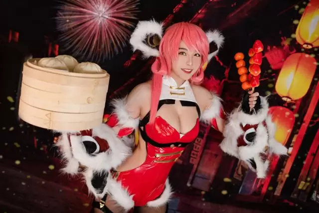 coser@喵少Athena在《传说对决》中化身“烟花少女”齐